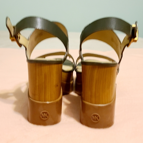 MICHAEL KORS sz 8.5 - Picture 7 of 14